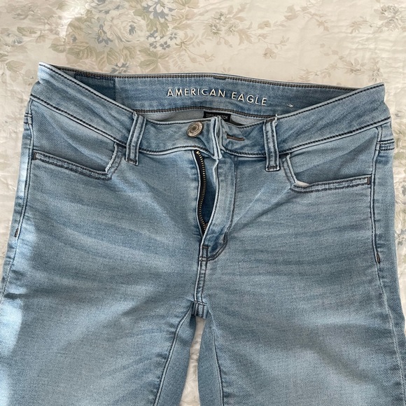 AE Super Stretch Light Wash Jegging Size 6R - Picture 6 of 7